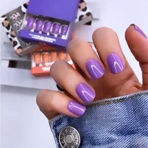 Red Aspen Nails -WILD PURPLE PETUNIA - Pop On Manicure - Short Square